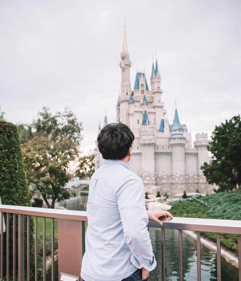 플로리다 디즈니랜드의 신데렐라캐슬 옆에서 한 컷